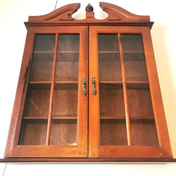 1960s Solid Wood Curio Cabinet w/ Teardrop Brass Pull AND 8 Vintage Knick-Knacks - Picture 2 of 13